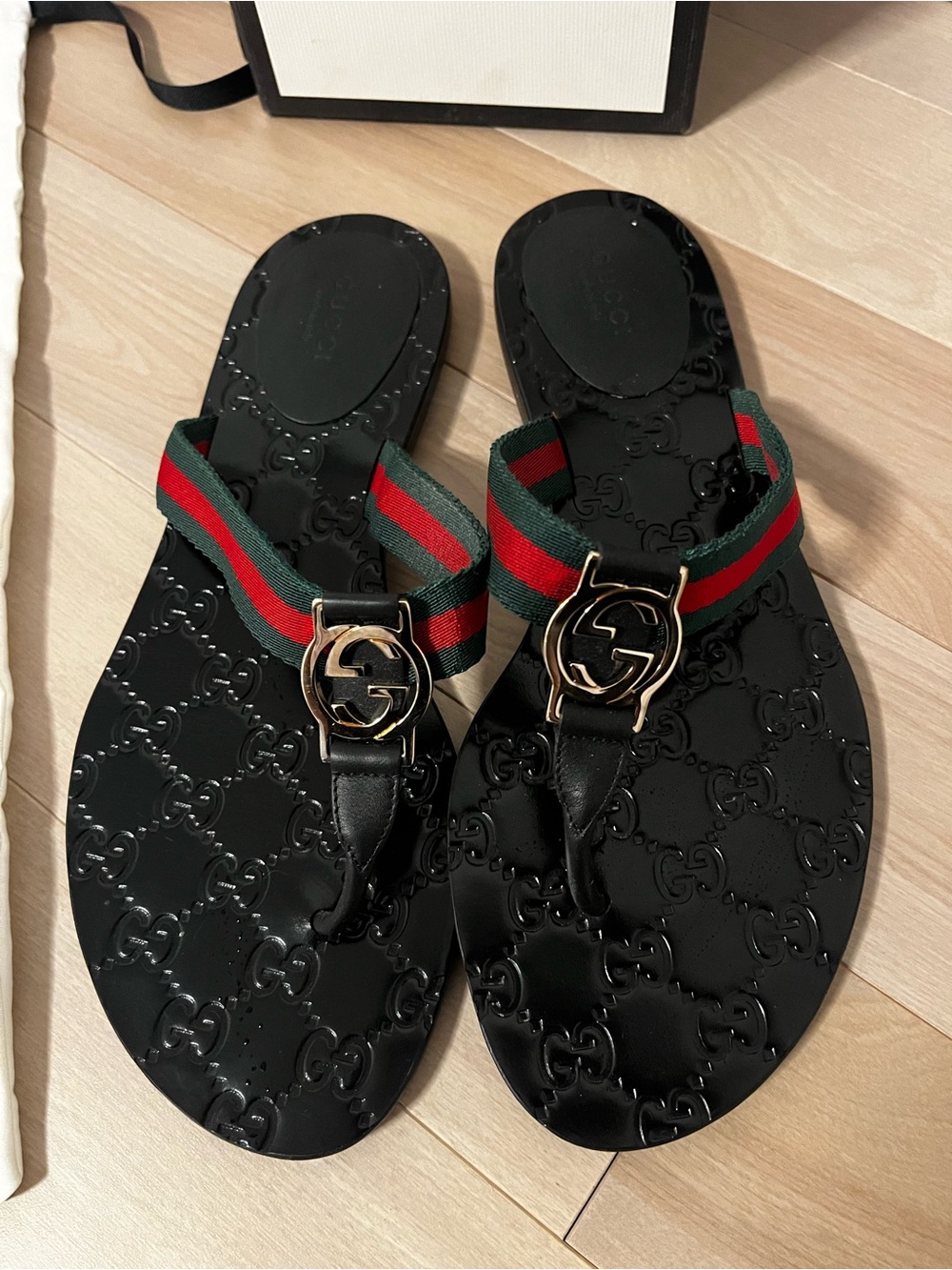 Gucci GG Thong Sandals size 38